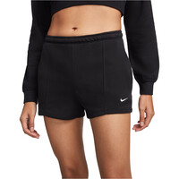 Nike bermuda mujer W NSW NK CHLL FT HR 2IN SHORT vista frontal