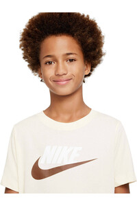 Nike camiseta manga corta niño B NSW TEE FUTURA ICON TD vista detalle